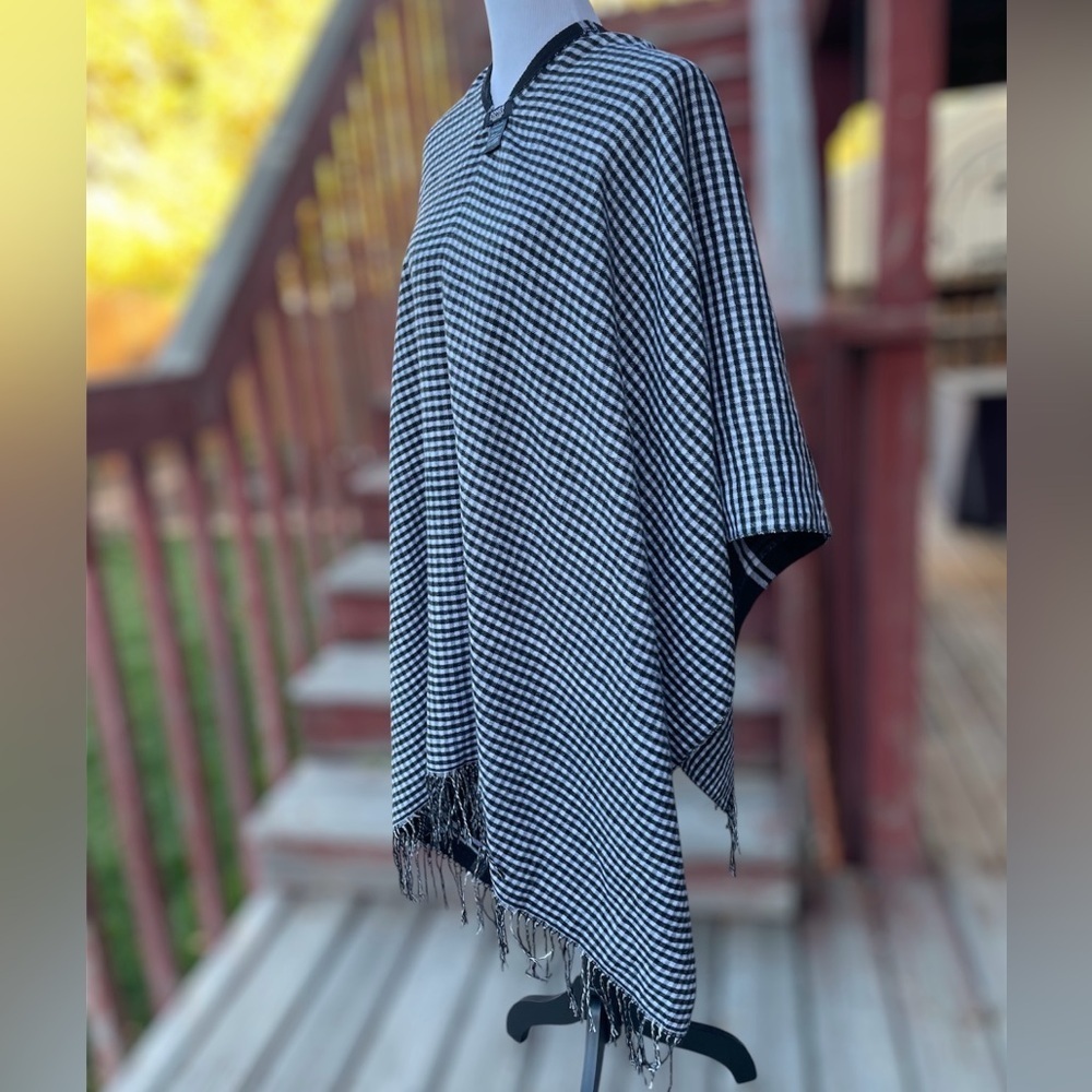 Jones New York Plaid Shrug - Picture 7 of 8